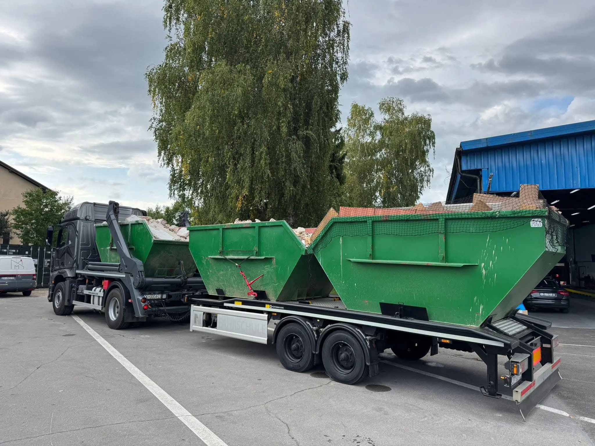 Kamion za transport materijala